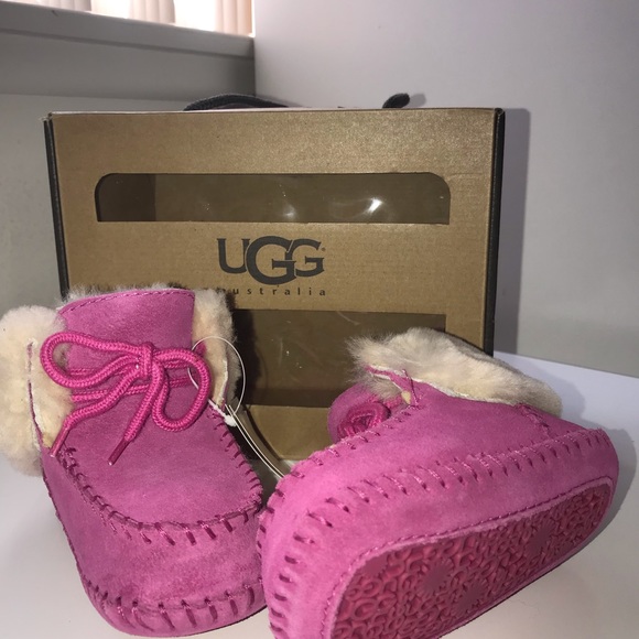 - New Authentic Baby Infant UGG boots, pink, size 2/3 (6-12 months) - Picture 7 of 10